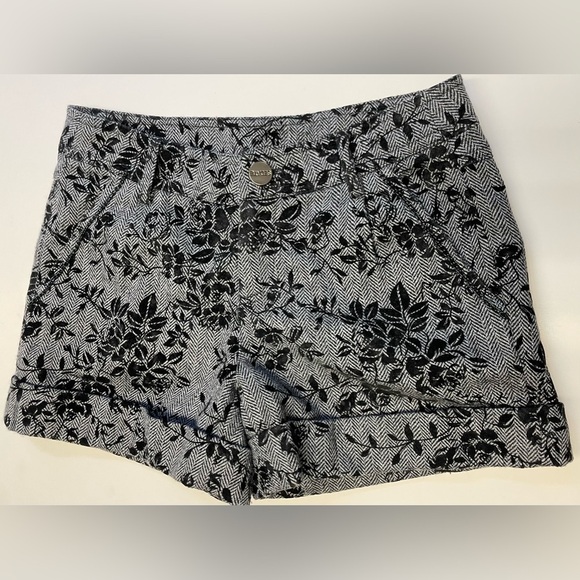 Yedina wool w velvet trim grey /black shorts w working pockets womens size Small - Picture 1 of 8